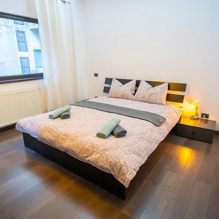 Cozy & Spacious Near Victoriei Square * 布加勒斯特