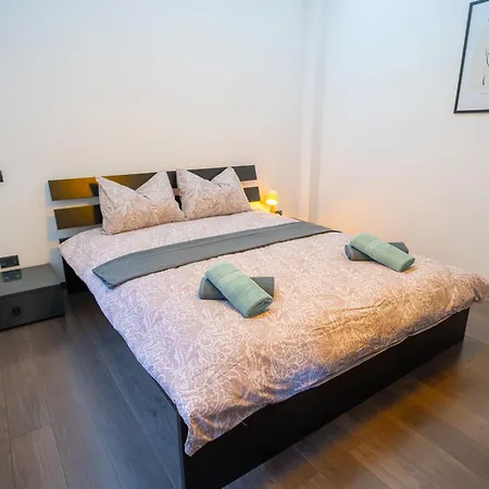 公寓 Cozy & Spacious Near Victoriei Square 布加勒斯特