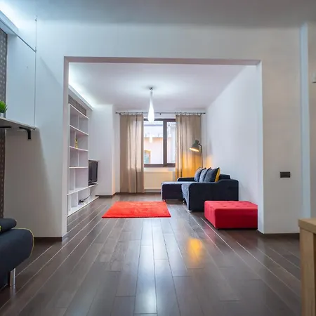 Cozy & Spacious Near Victoriei Square *
