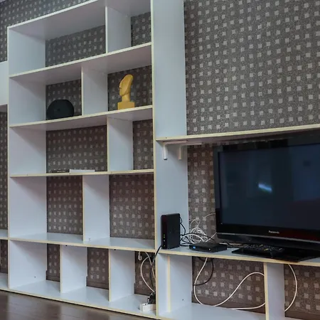 Cozy & Spacious Near Victoriei Square * 布加勒斯特