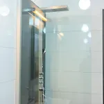 Cozy & Spacious Near Victoriei Square Apartman *