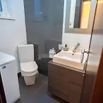 Cozy & Spacious Near Victoriei Square *