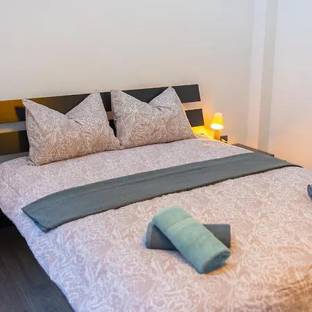 アパート Cozy & Spacious Near Victoriei Square ブカレスト