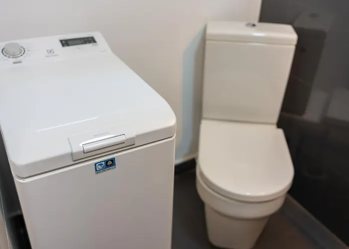 Cozy & Spacious Near Victoriei Square ブカレスト