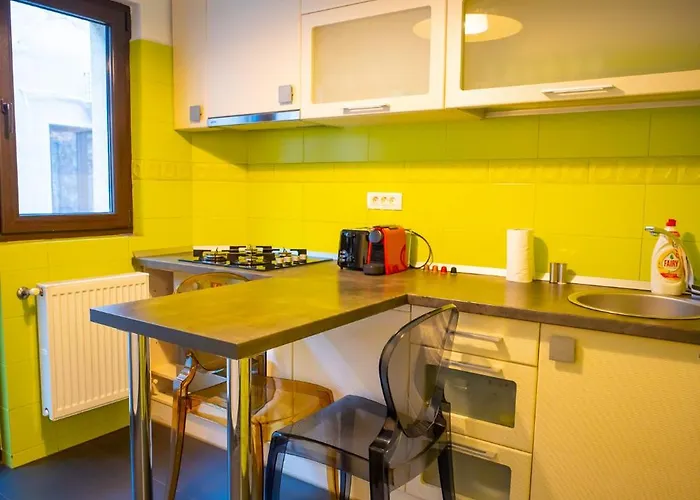 Cozy & Spacious Near Victoriei Square アパート ブカレスト