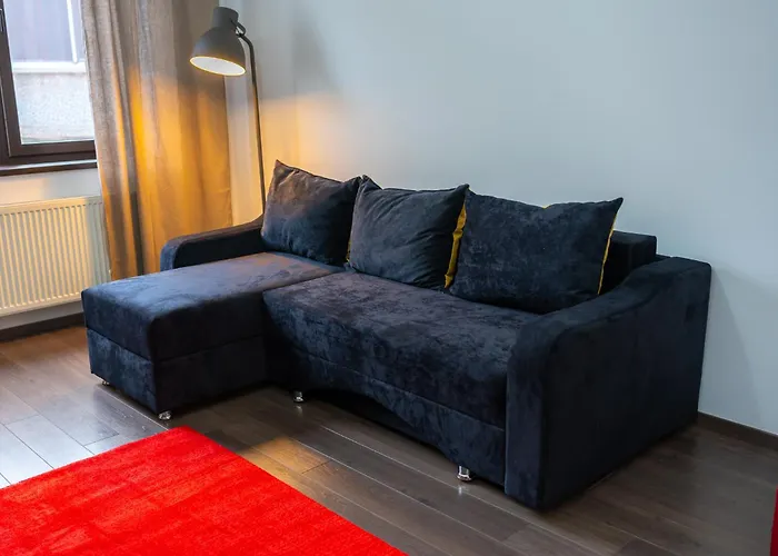 Cozy & Spacious Near Victoriei Square Бухарест