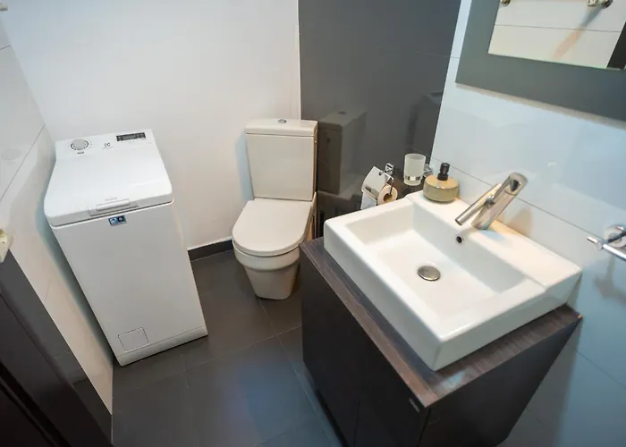 アパート Cozy & Spacious Near Victoriei Square *