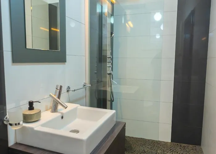 Appartamento Cozy & Spacious Near Victoriei Square *