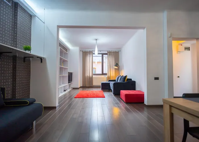 Cozy & Spacious Near Victoriei Square *