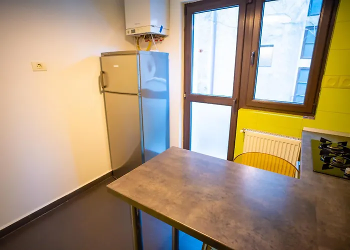 Cozy & Spacious Near Victoriei Square Апартаменти