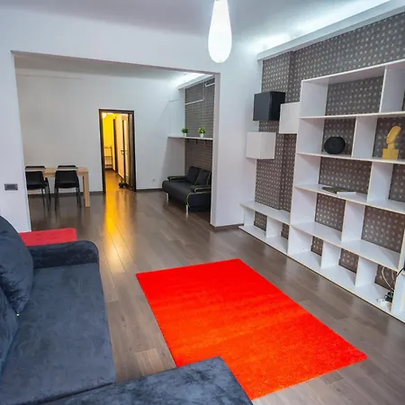 Apartment Cozy & Spacious Near Victoriei Square