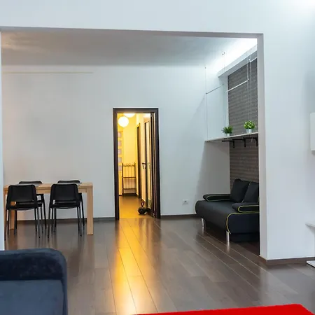 Apartment Cozy & Spacious Near Victoriei Square *