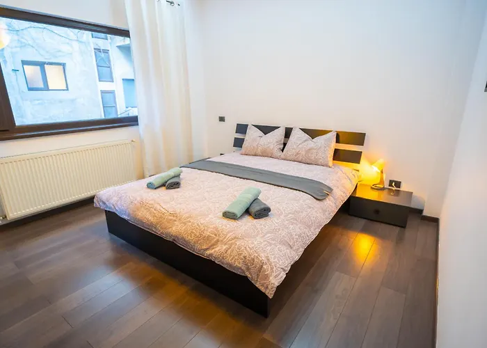 Cozy & Spacious Near Victoriei Square * בוקרשט