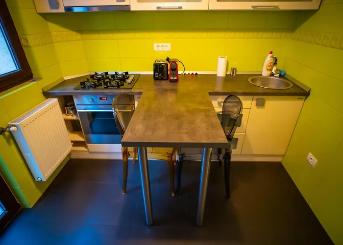 Cozy & Spacious Near Victoriei Square * בוקרשט