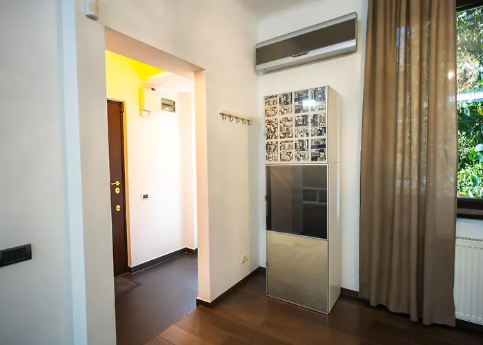 Cozy & Spacious Near Victoriei Square *
