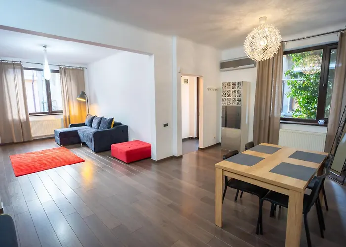 Cozy & Spacious Near Victoriei Square דירה בוקרשט